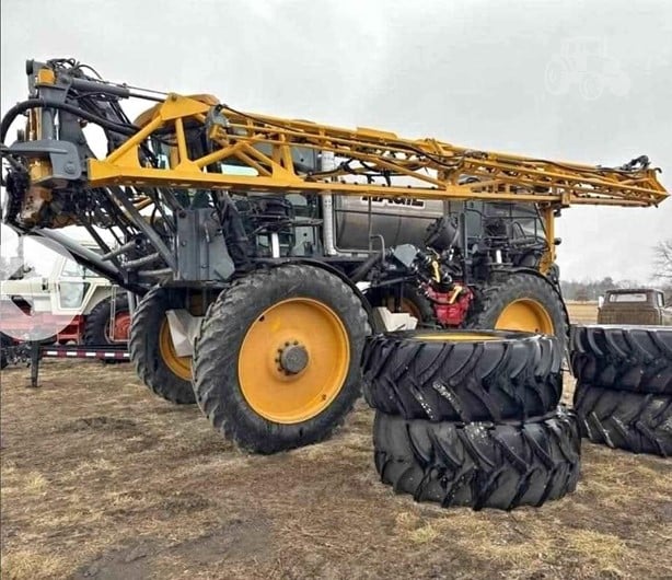 Hagie STS 12 Sprayer