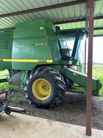 JD 9610 Combine