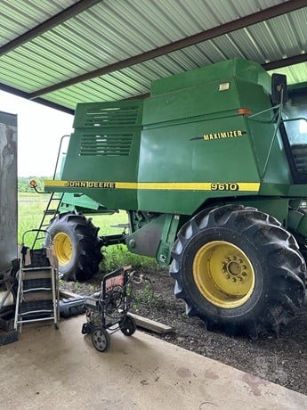 JD 9610 Combine