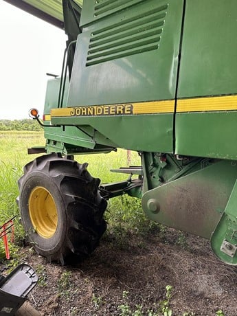 JD 9610 Combine