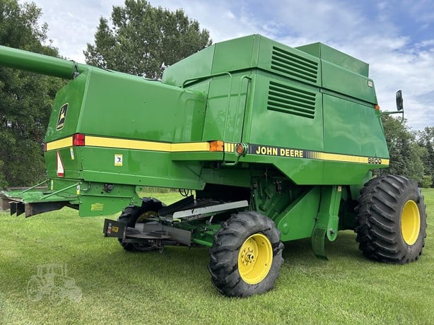 JD 9600 Combine