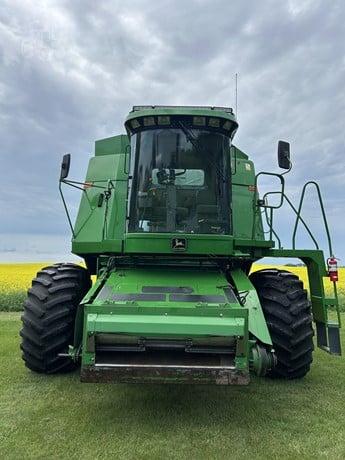 JD 9600 Combine