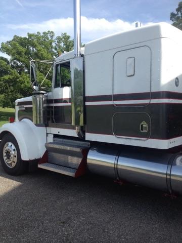 1993 Kenworth W900L