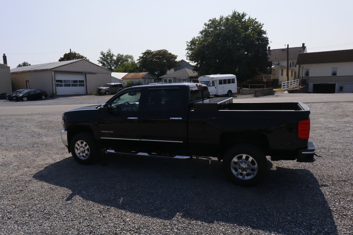Chevy 2500 LTZ Pickup