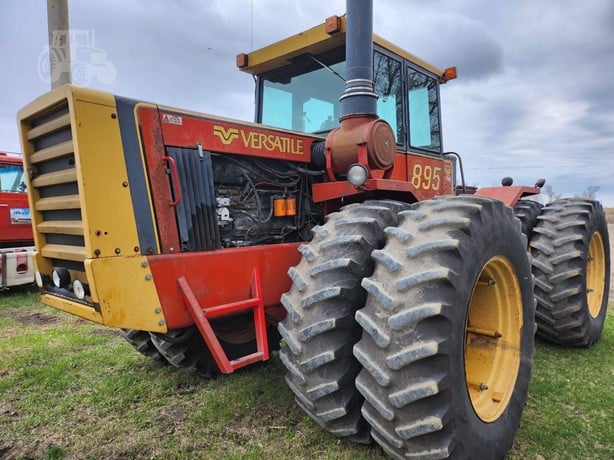 Versatile 895 Tractor
