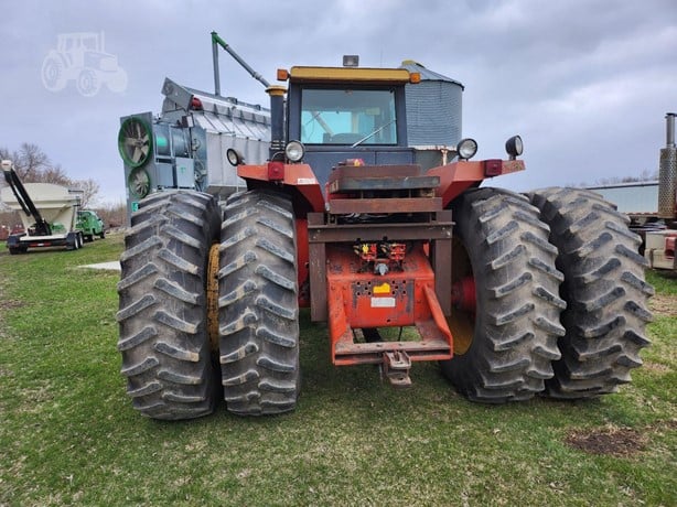 Versatile 895 Tractor