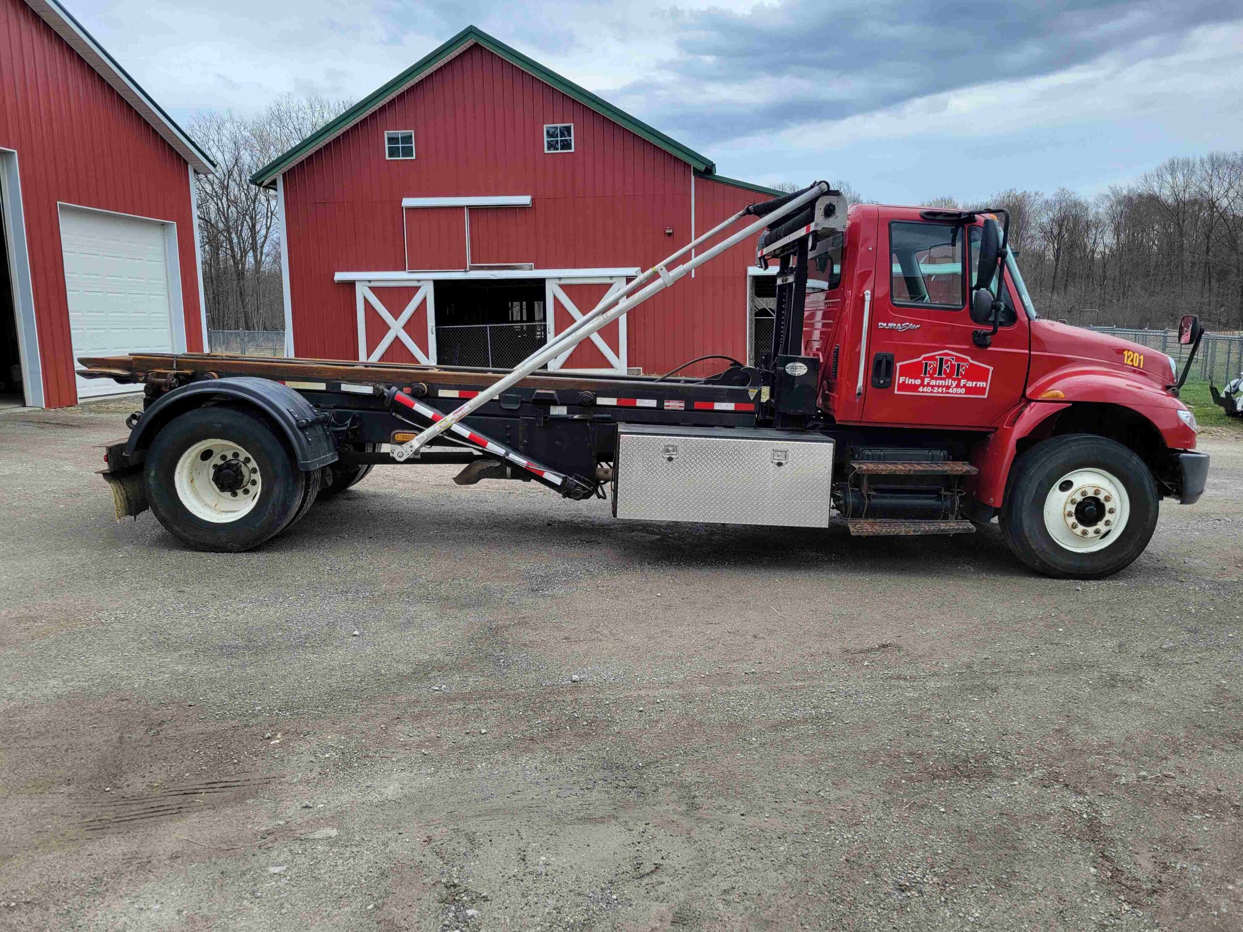 2012 International 4400 Roll Off Dumpster Truck