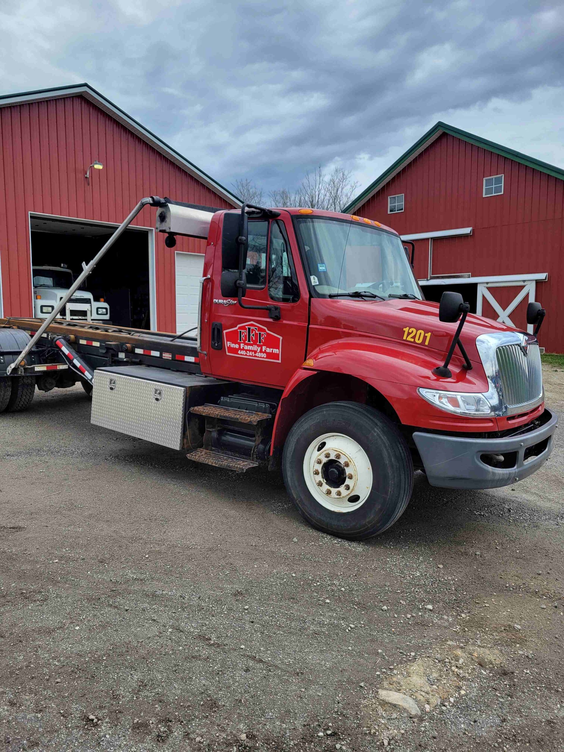 2012 International 4400 Roll Off Dumpster Truck