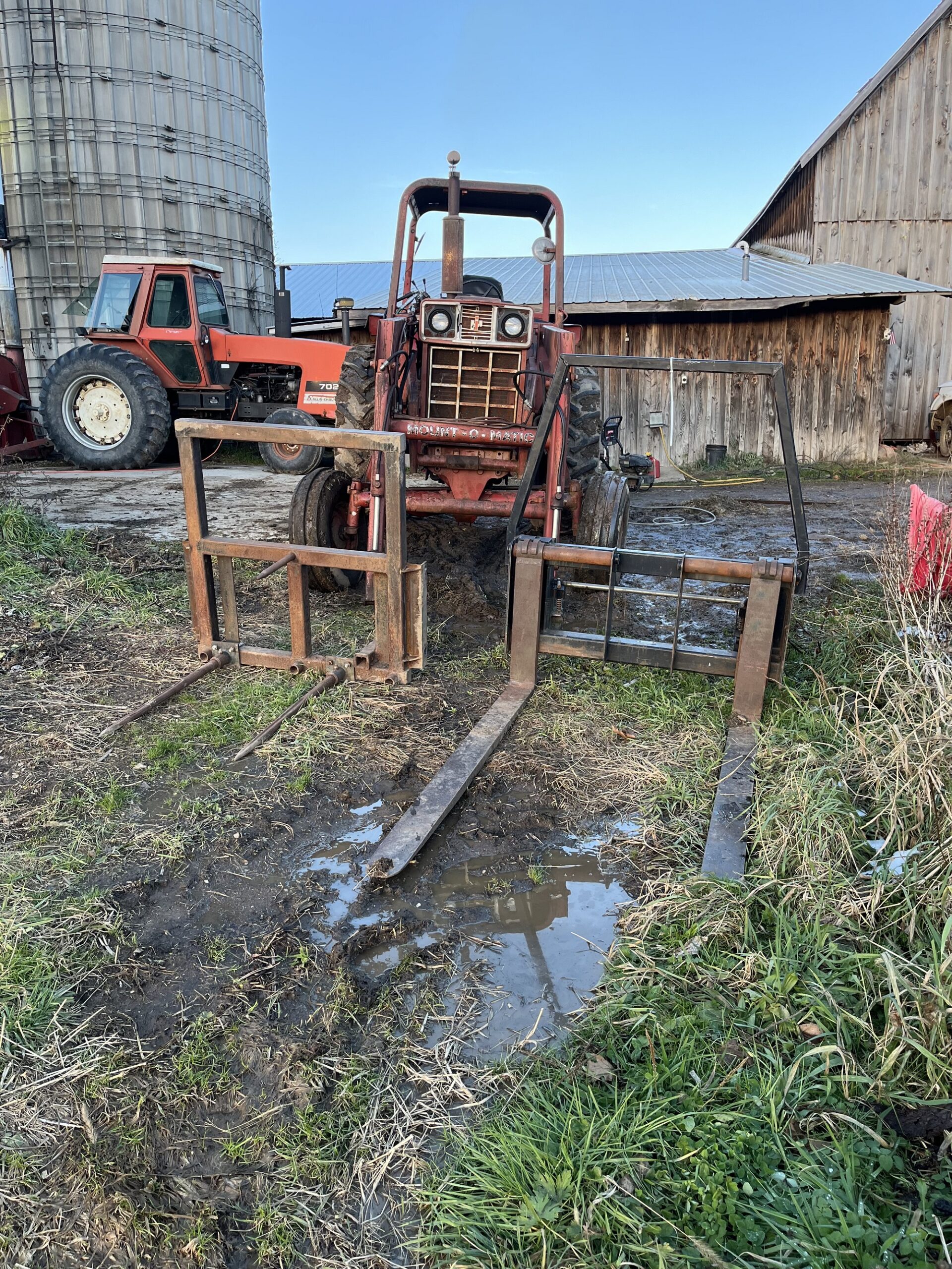 IHC 986 Loader Tractor