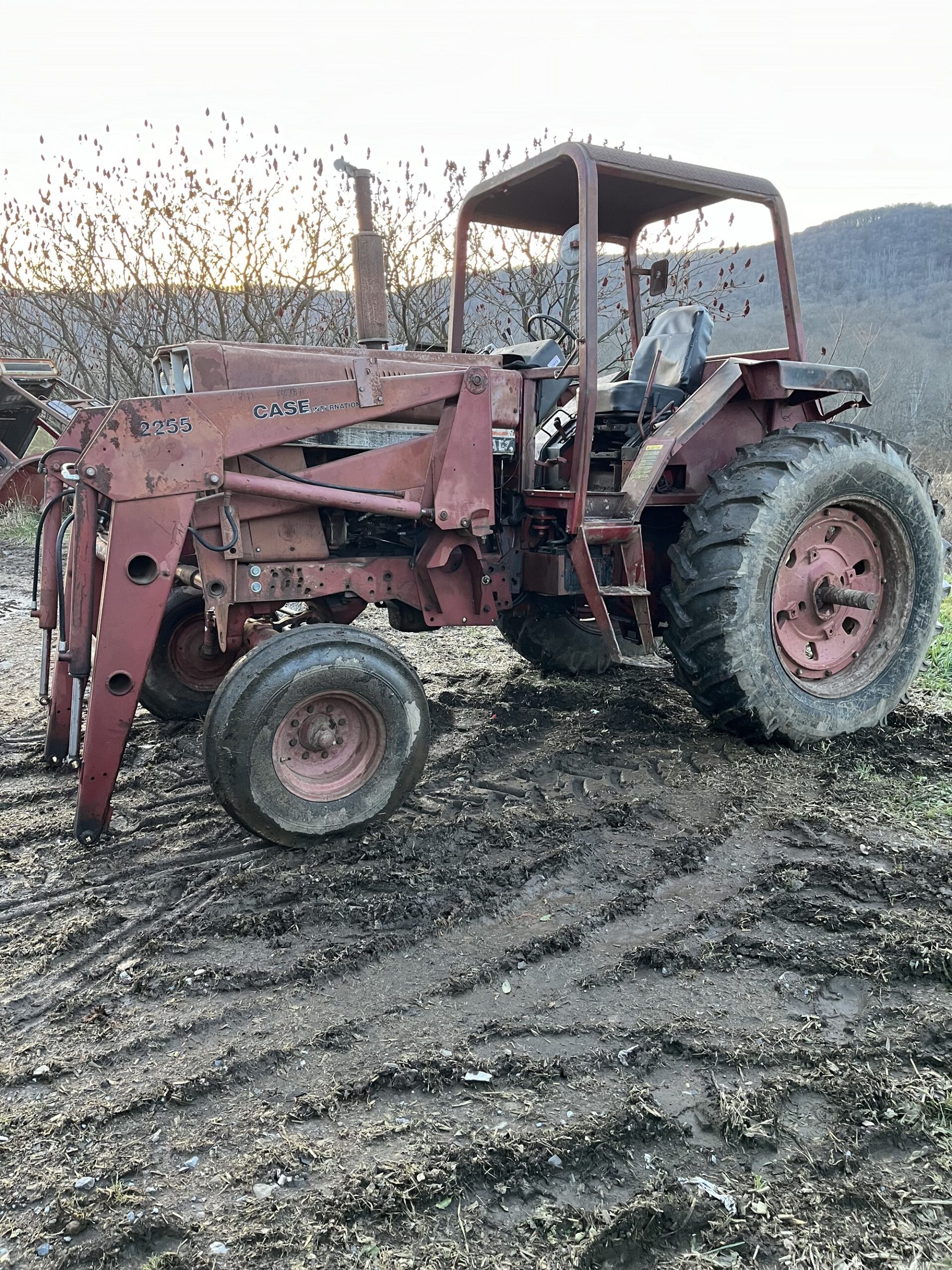 IHC 986 Loader Tractor