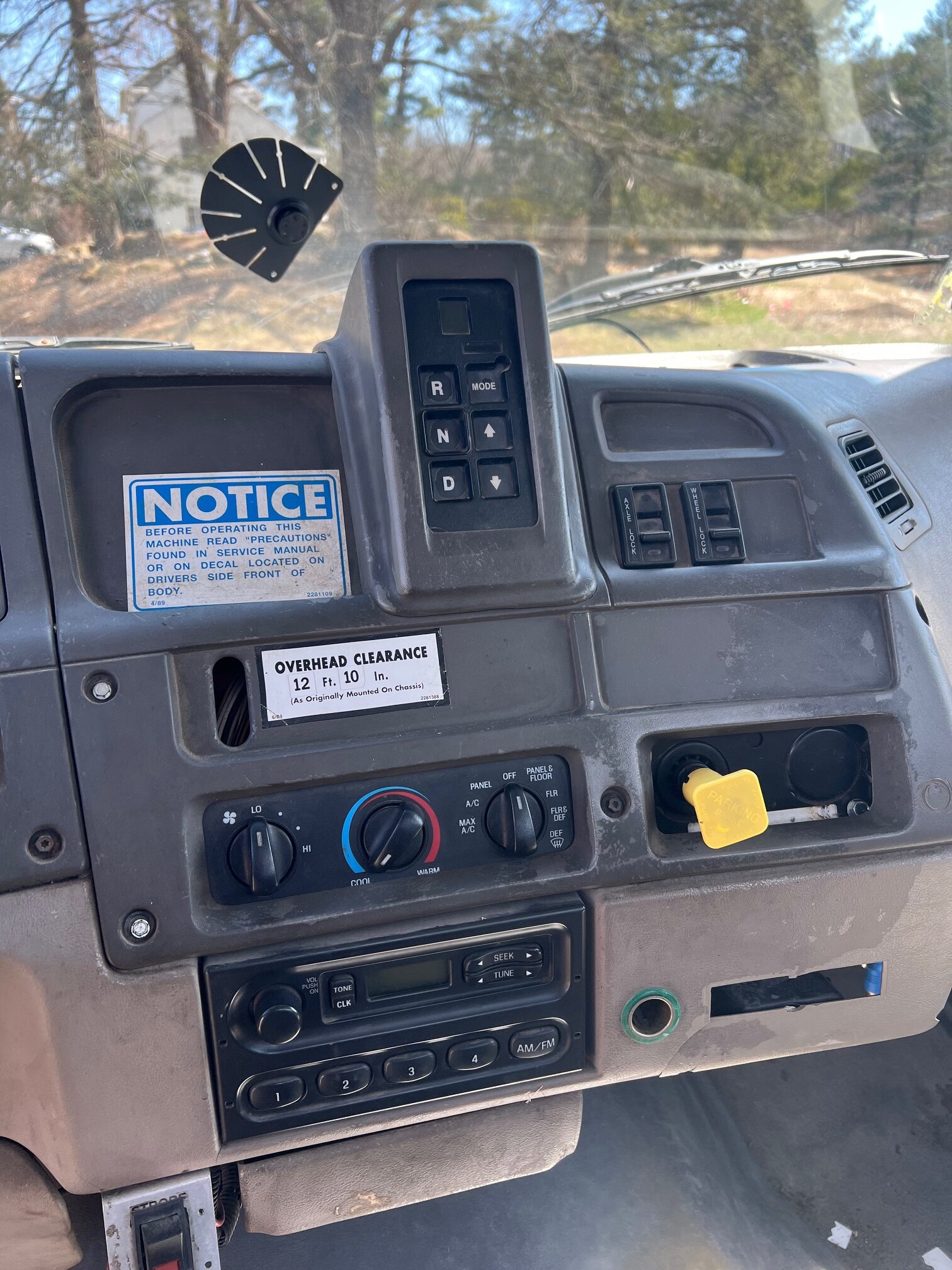 Sterling LT9500 Truck