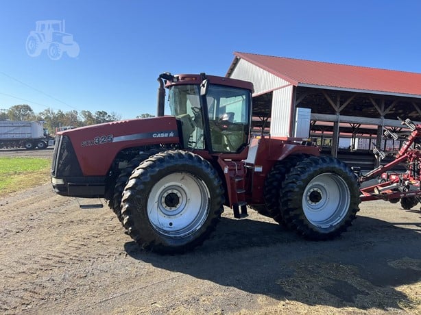 C-IH STX 325 Tractor
