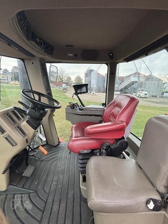 C-IH STX 325 Tractor
