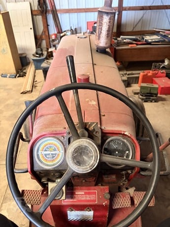 IHC 656 Tractor