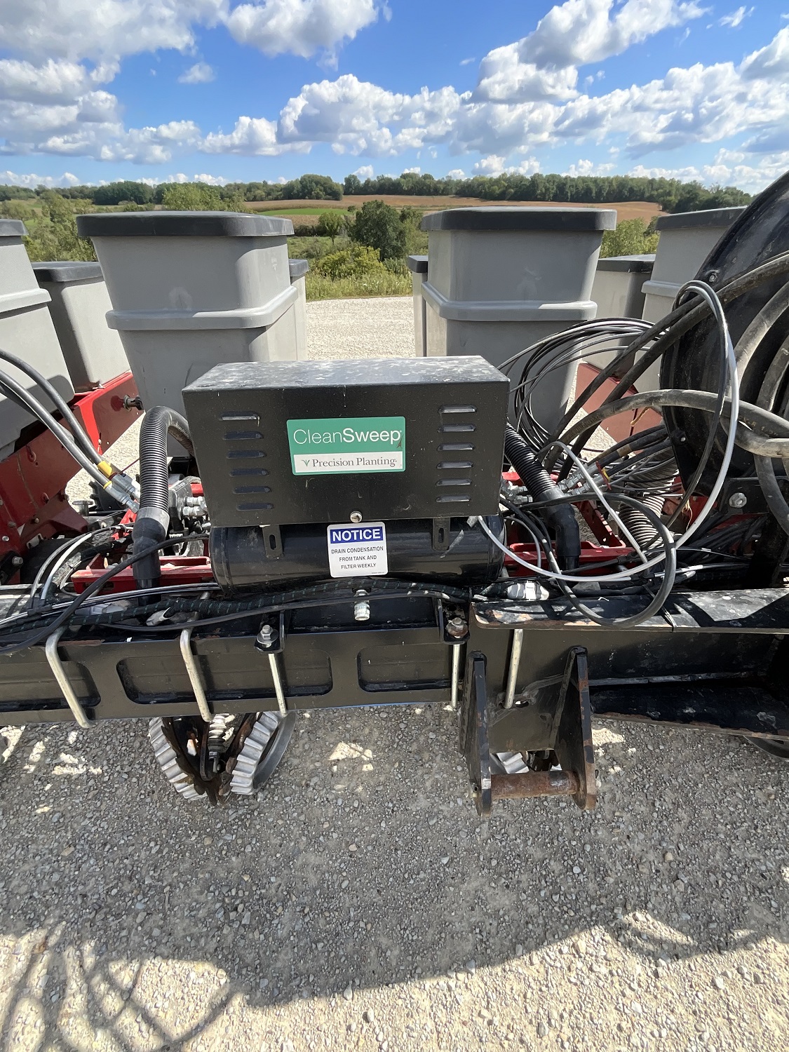 C-IH 1250 6R30″ Planter
