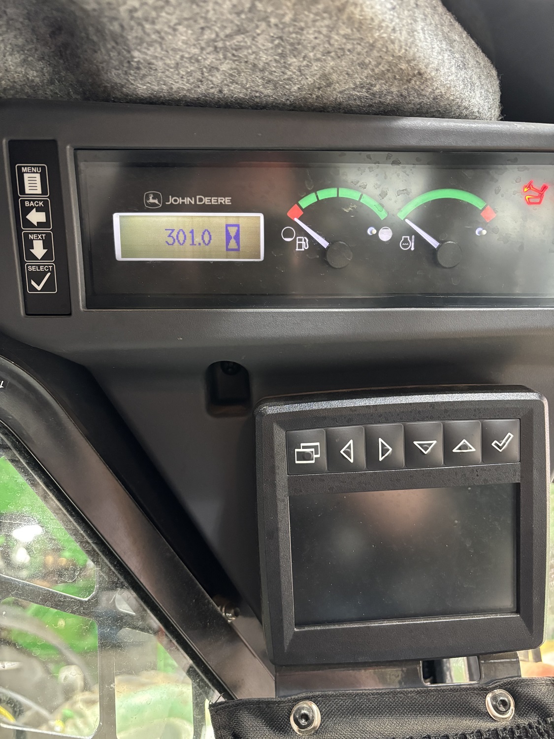 JD 332G Skid-Steer Loader