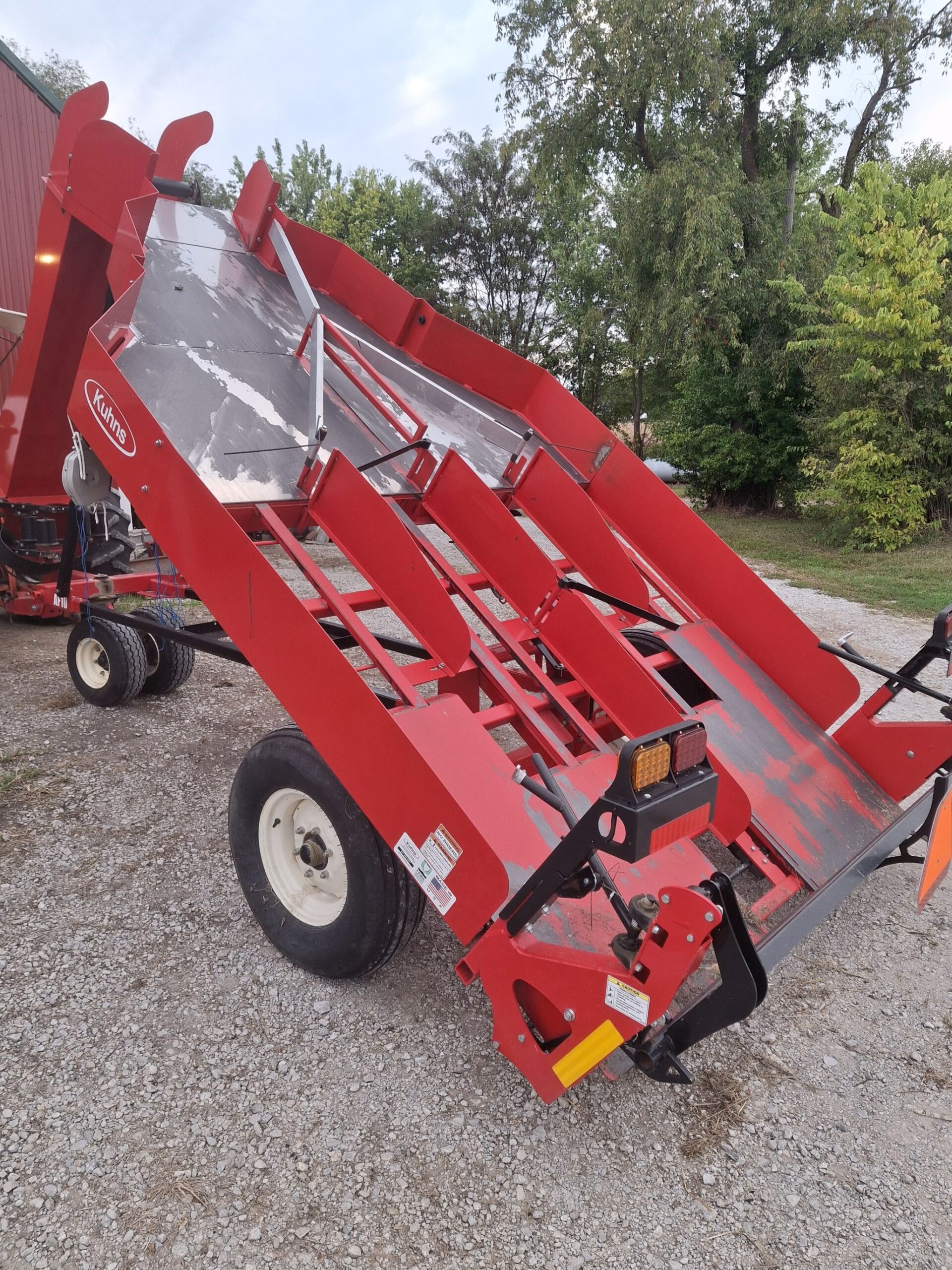 square bale accumulator