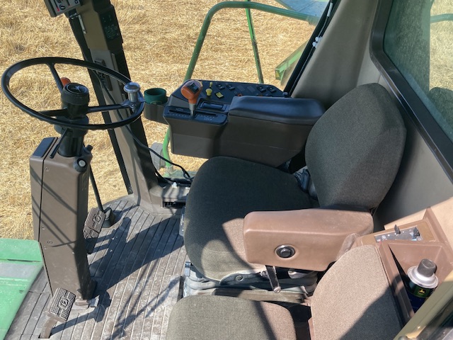 Original Owner 1999 JD 9510 4W Drive Combine