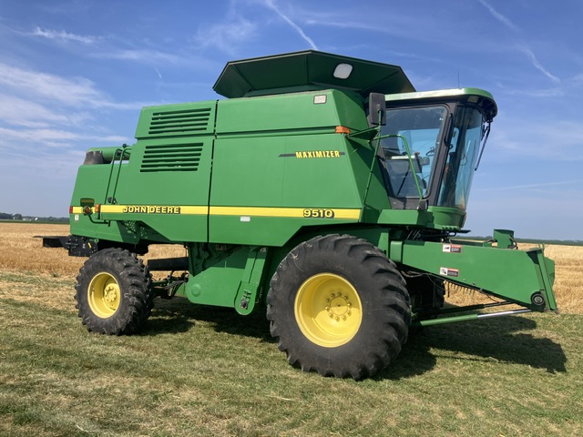 Original Owner 1999 JD 9510 4W Drive Combine