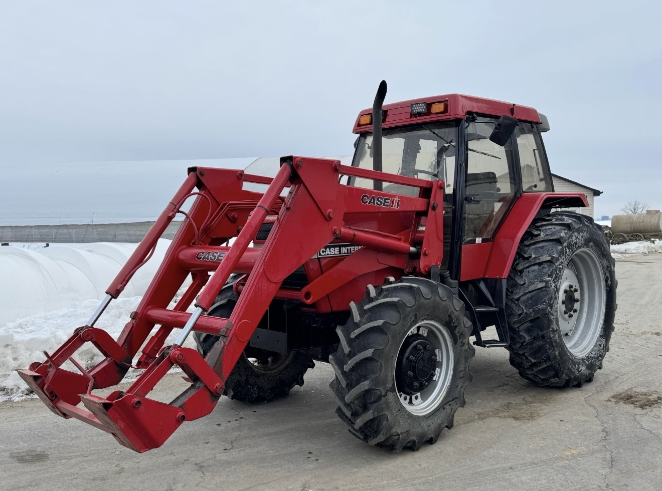 C-IH 5120 Tractor