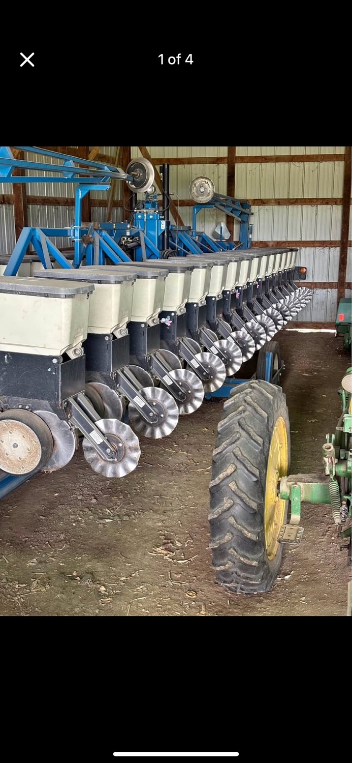 Kinze 3600 16/31 Splitter Planter