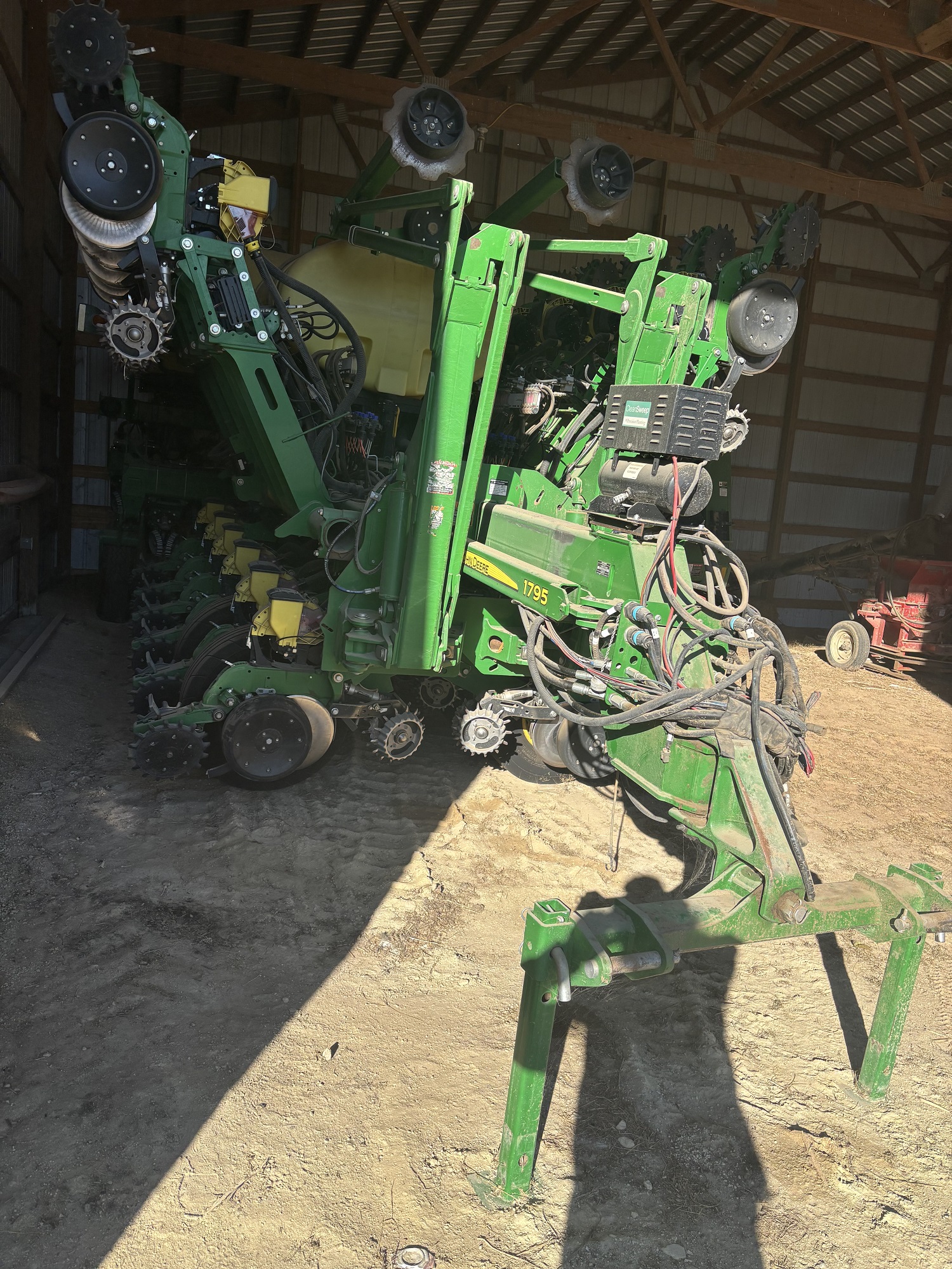 JD 1795 16/31 Planter