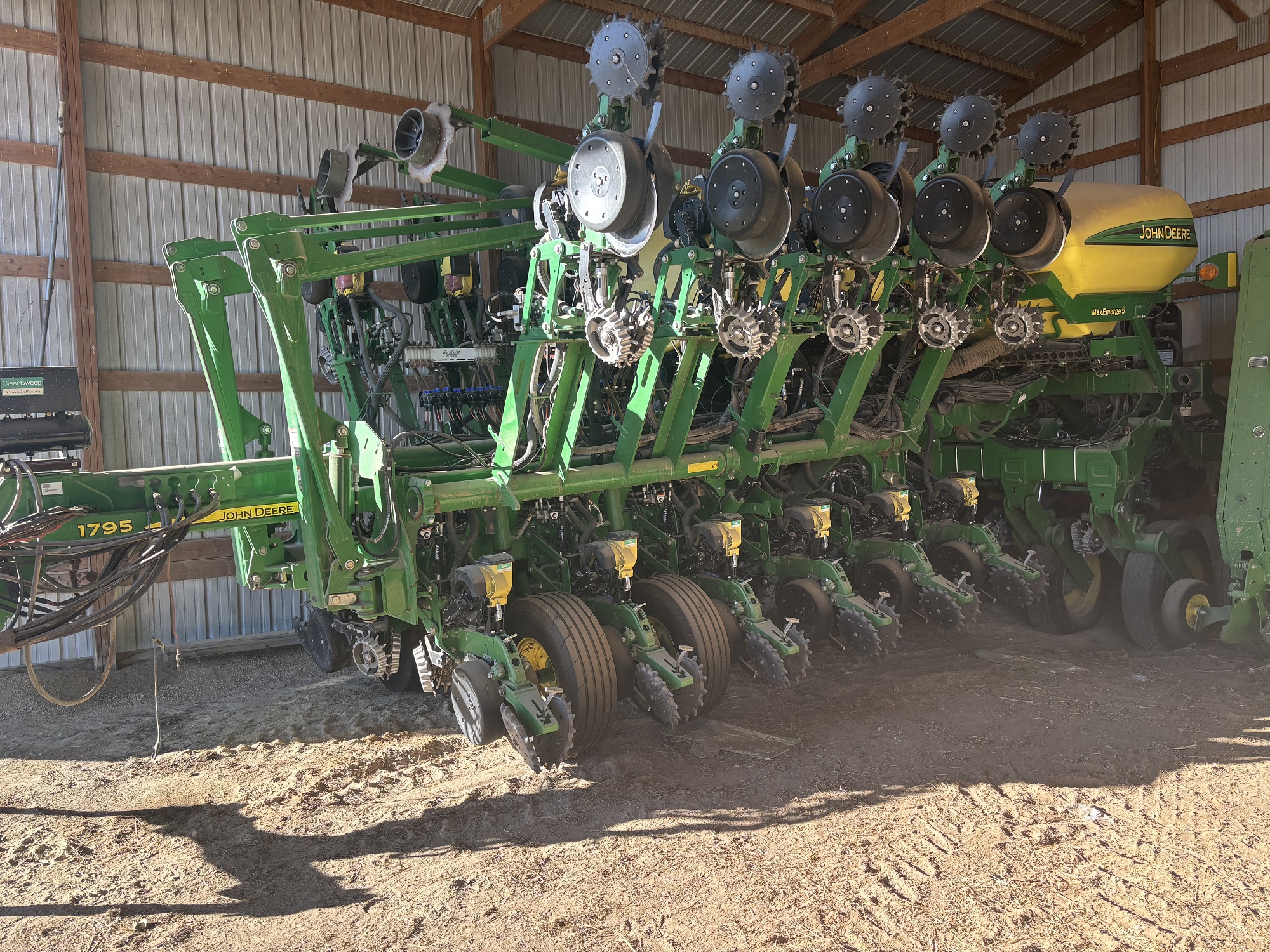 JD 1795 16/31 Planter
