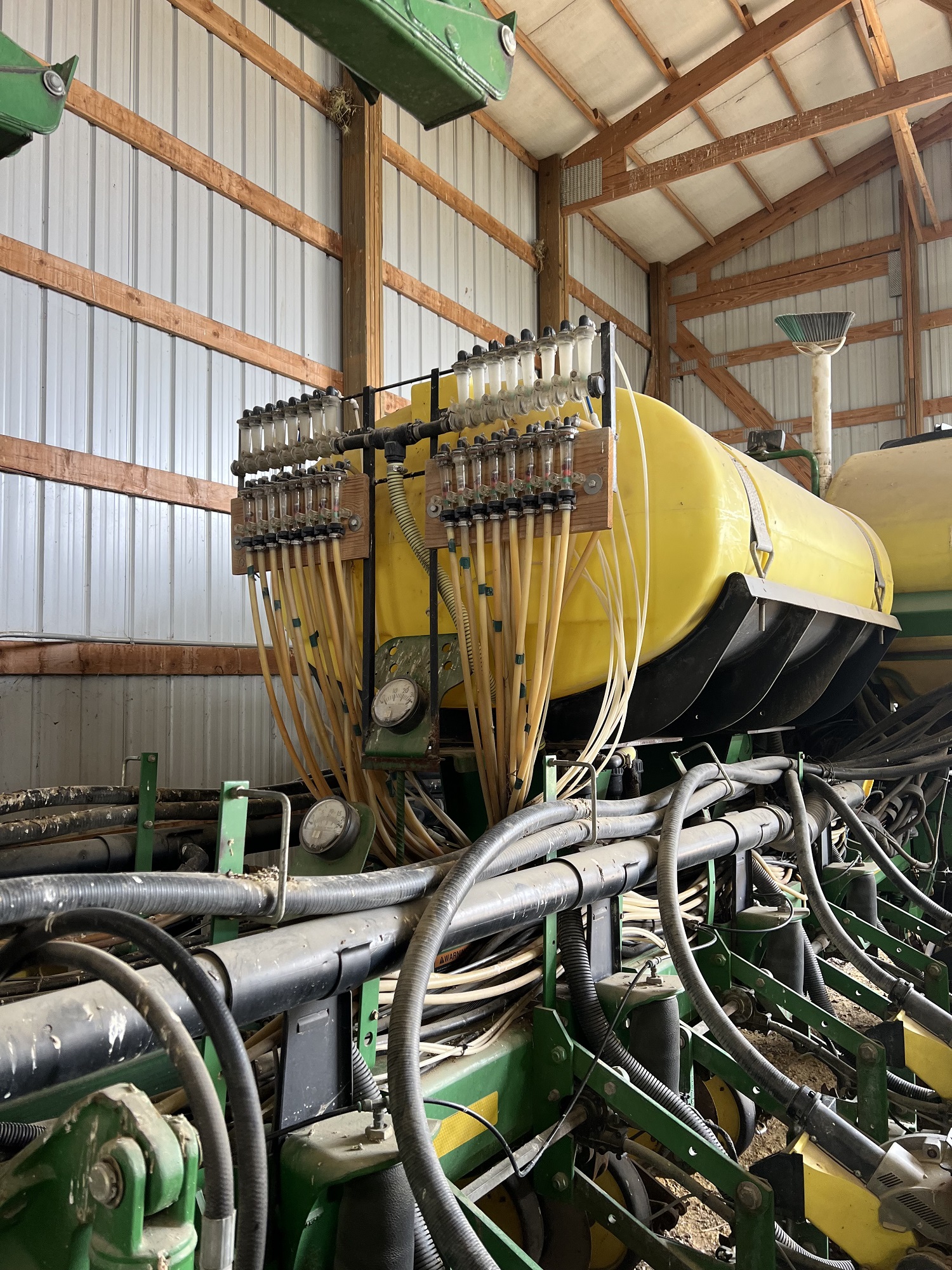 JD 1770 NT 16R-30″ Planter