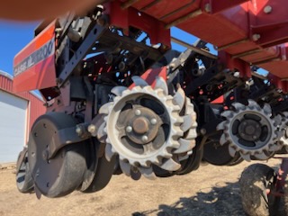 C-IH 1200 16R-30″ Planter