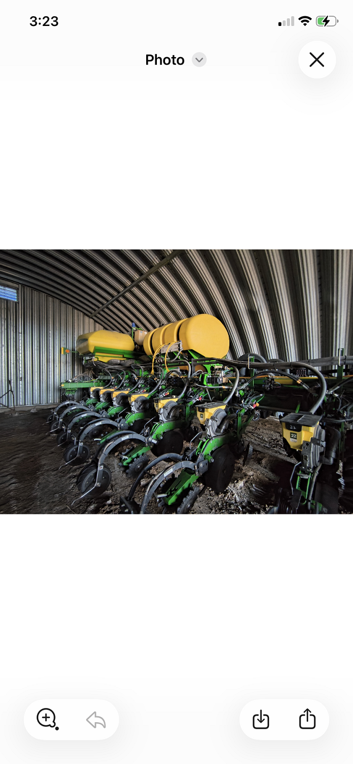 JD DB60 Planter