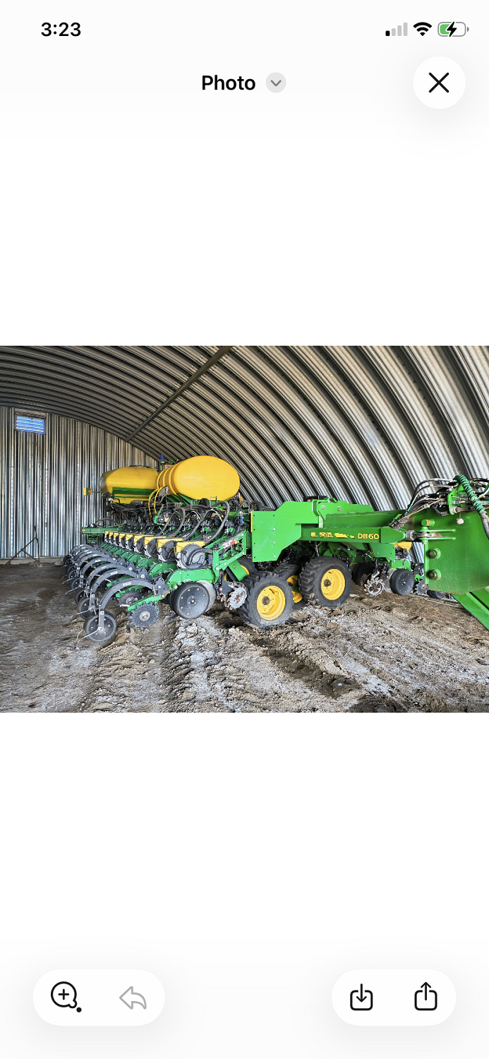 JD DB60 Planter
