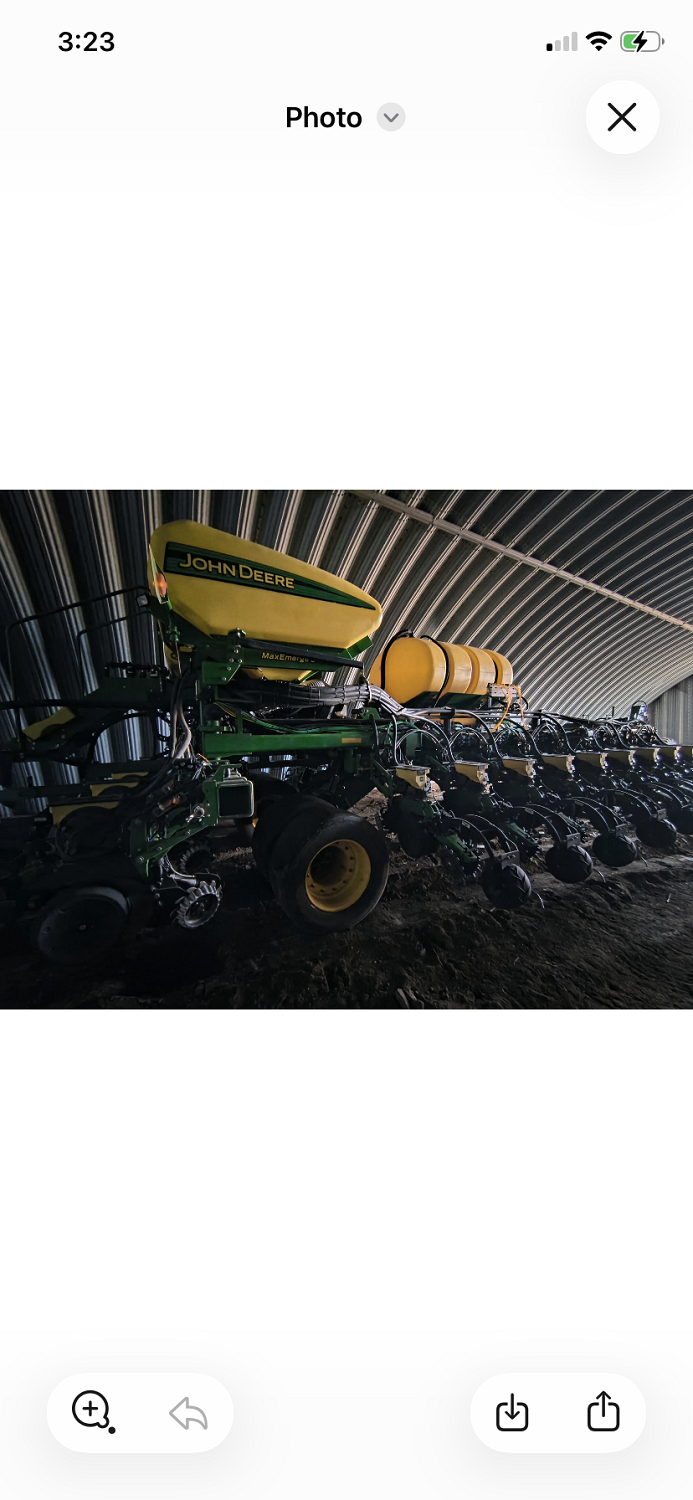 JD DB60 Planter