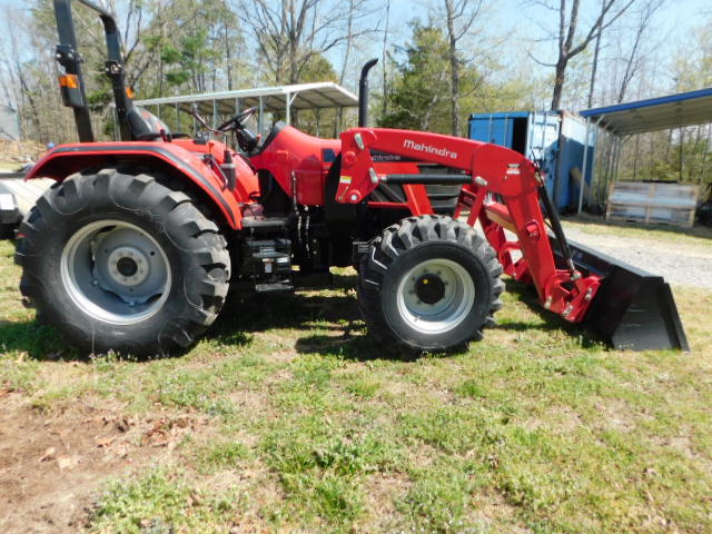 2023 Mahindra 6065 4X4 w/Loader