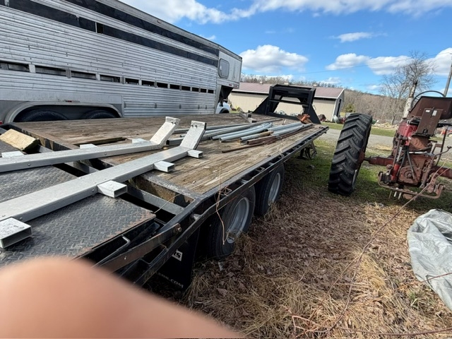 2014 PJ 25′ tandem dual gooseneck trailer with monster ramps