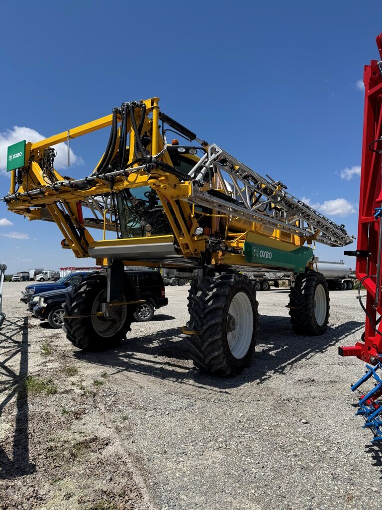 Oxbo 7650 Sprayer