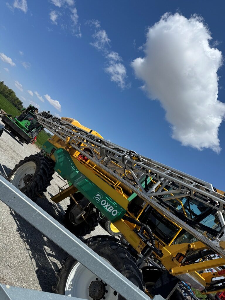Oxbo 7650 Sprayer