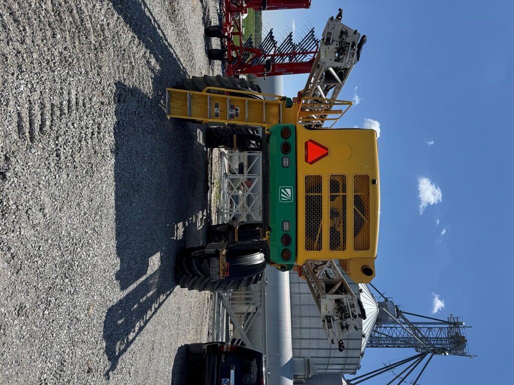Oxbo 7650 Sprayer